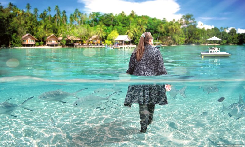 Photoshop woman island